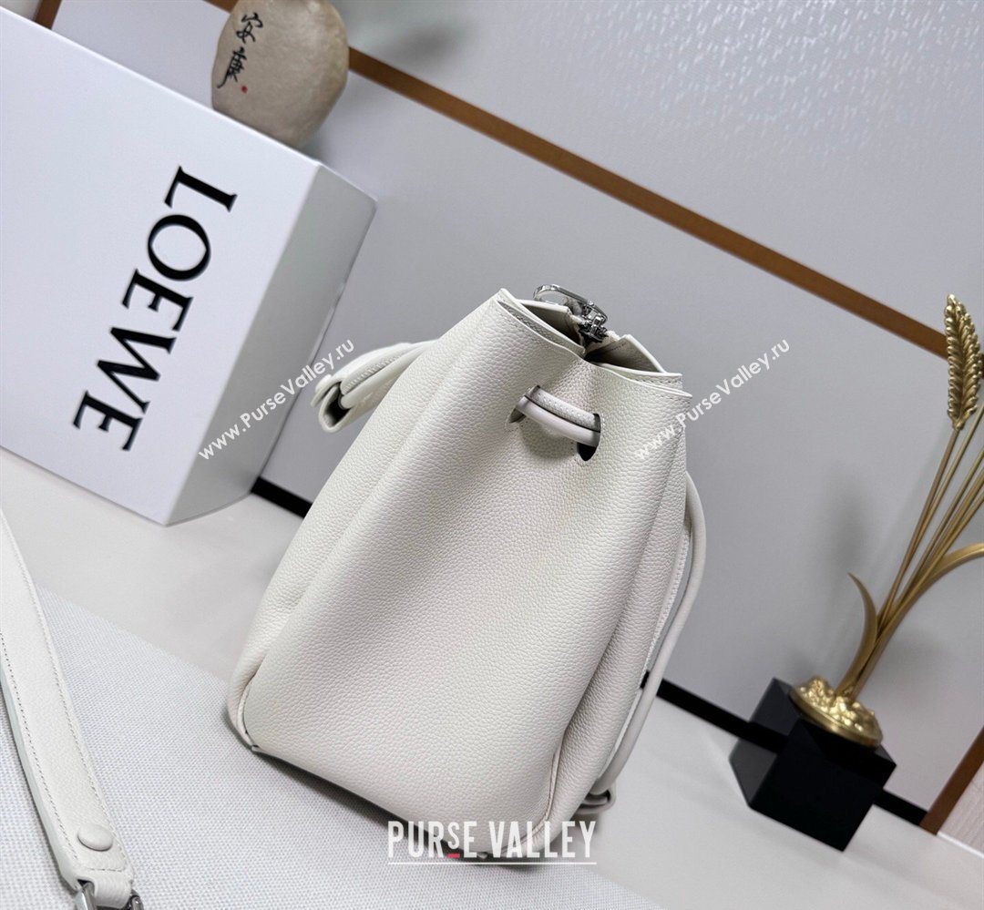 Loewe Medium Madrid bag in supple grained calfskin White 20265 052451 (nana-260407069)