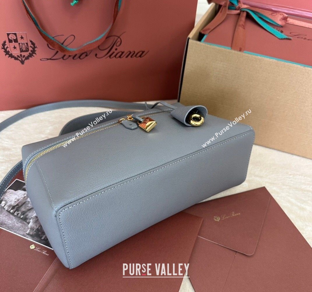 Loro Piana Extra Pocket Pouch L27 in Palm-Grained Calfskin Pearly Grey 2024 (TZ-240717141)