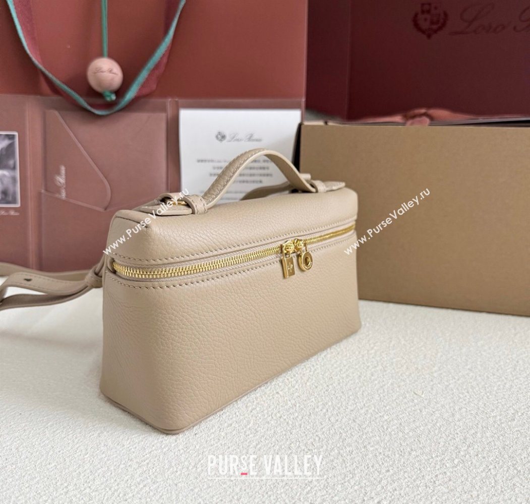 Loro Piana LP Extra Pocket Pouch L19 in Grained Calfskin Beige/Gold 2025 (YY-250625064)
