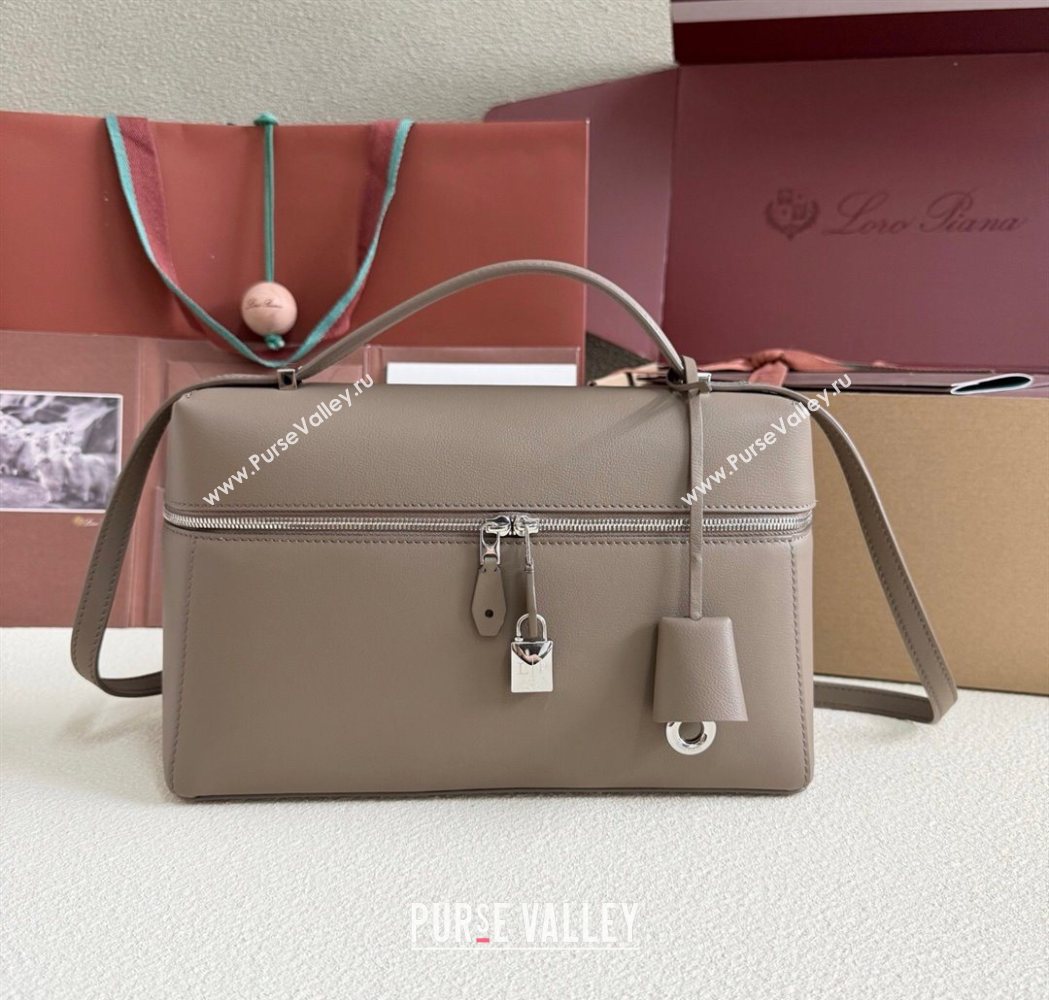 Loro Piana LP Extra Pocket Pouch L27 in Grained Calfskin Warm Grey 2025 (YY-250625074)