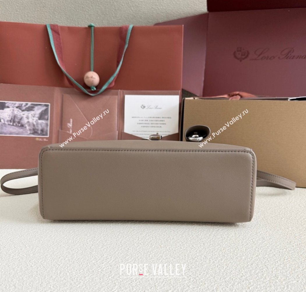Loro Piana LP Extra Pocket Pouch L27 in Grained Calfskin Warm Grey 2025 (YY-250625074)