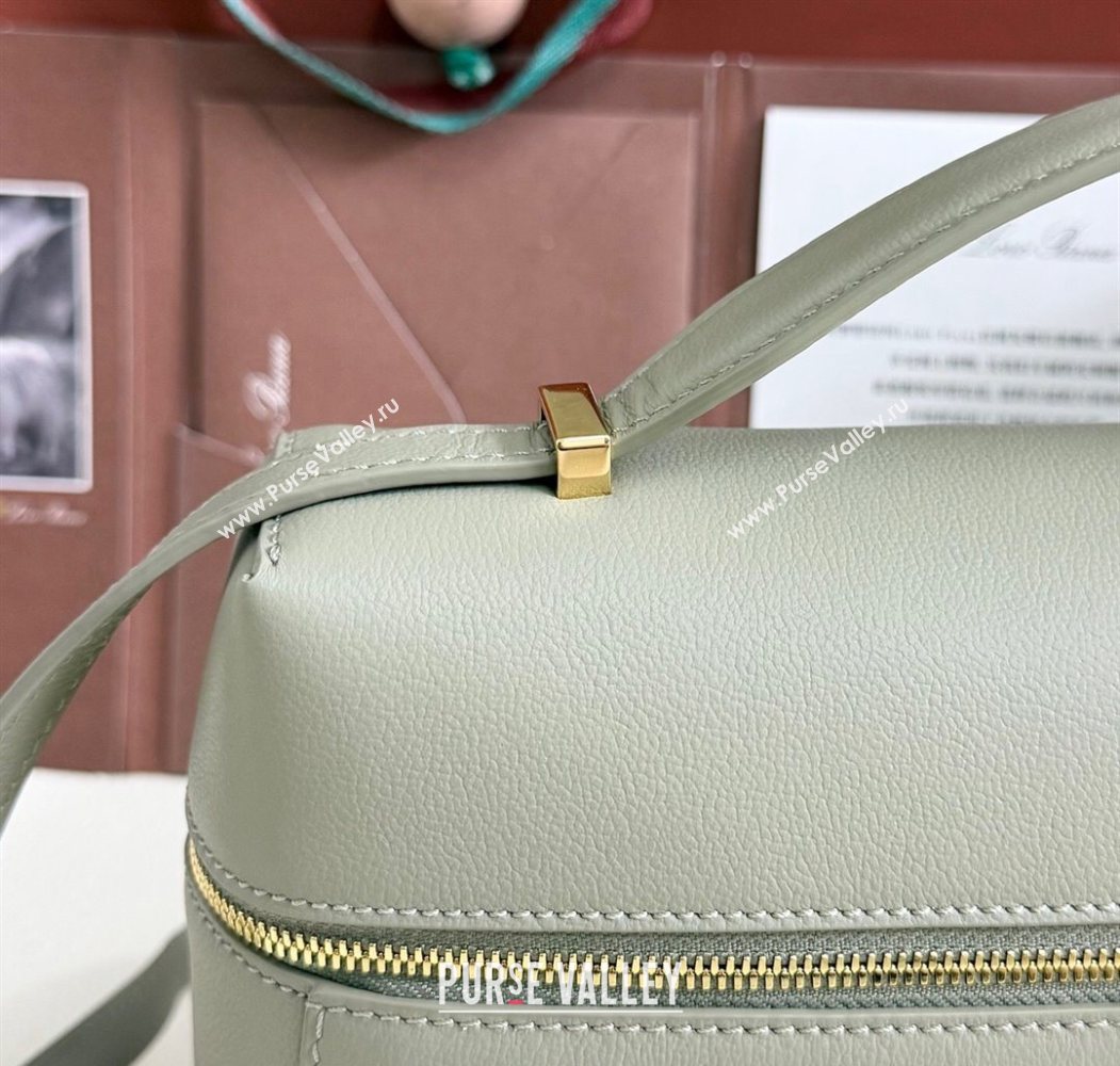 Loro Piana LP Extra Pocket Pouch L27 in Grained Calfskin Dry Artemisia 2025 (YY-250625077)