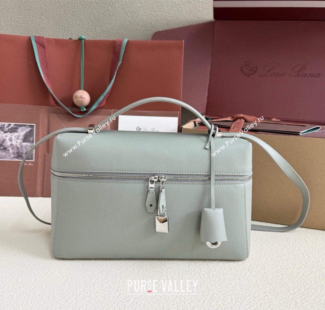 Loro Piana LP Extra Pocket Pouch L27 in Palm-Grained Calfskin Eucalyptus 2025 (YY-250625079)