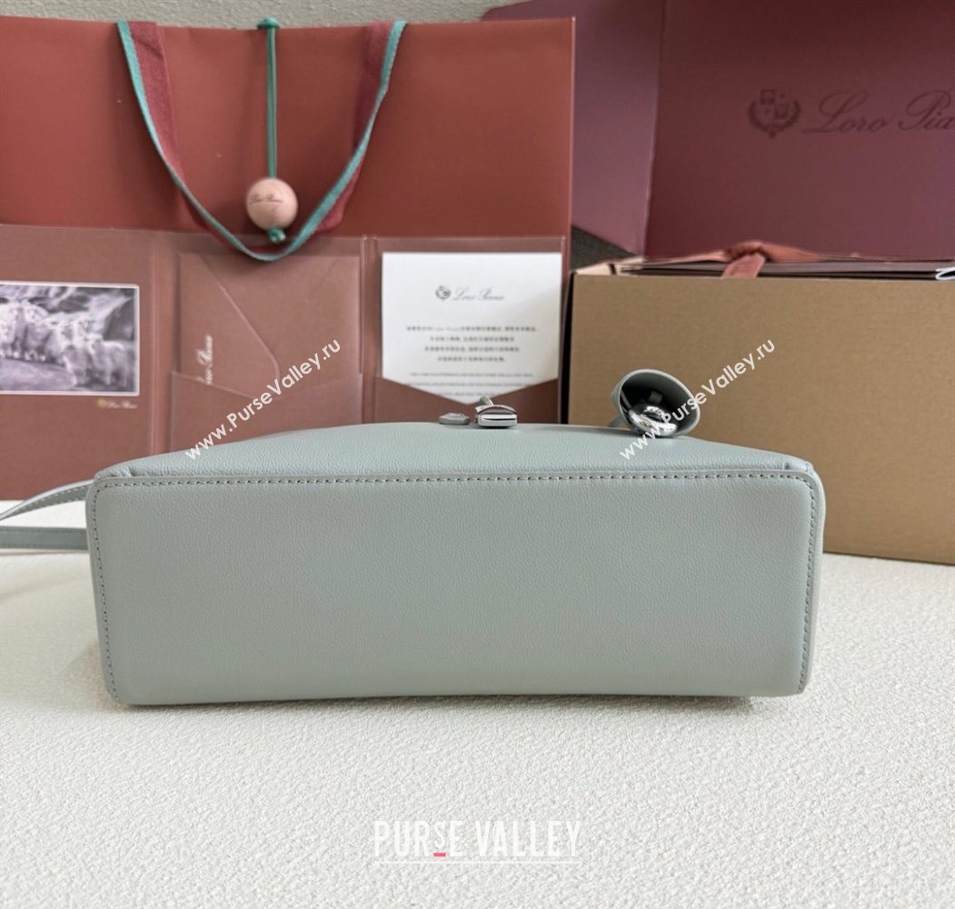 Loro Piana LP Extra Pocket Pouch L27 in Palm-Grained Calfskin Eucalyptus 2025 (YY-250625079)