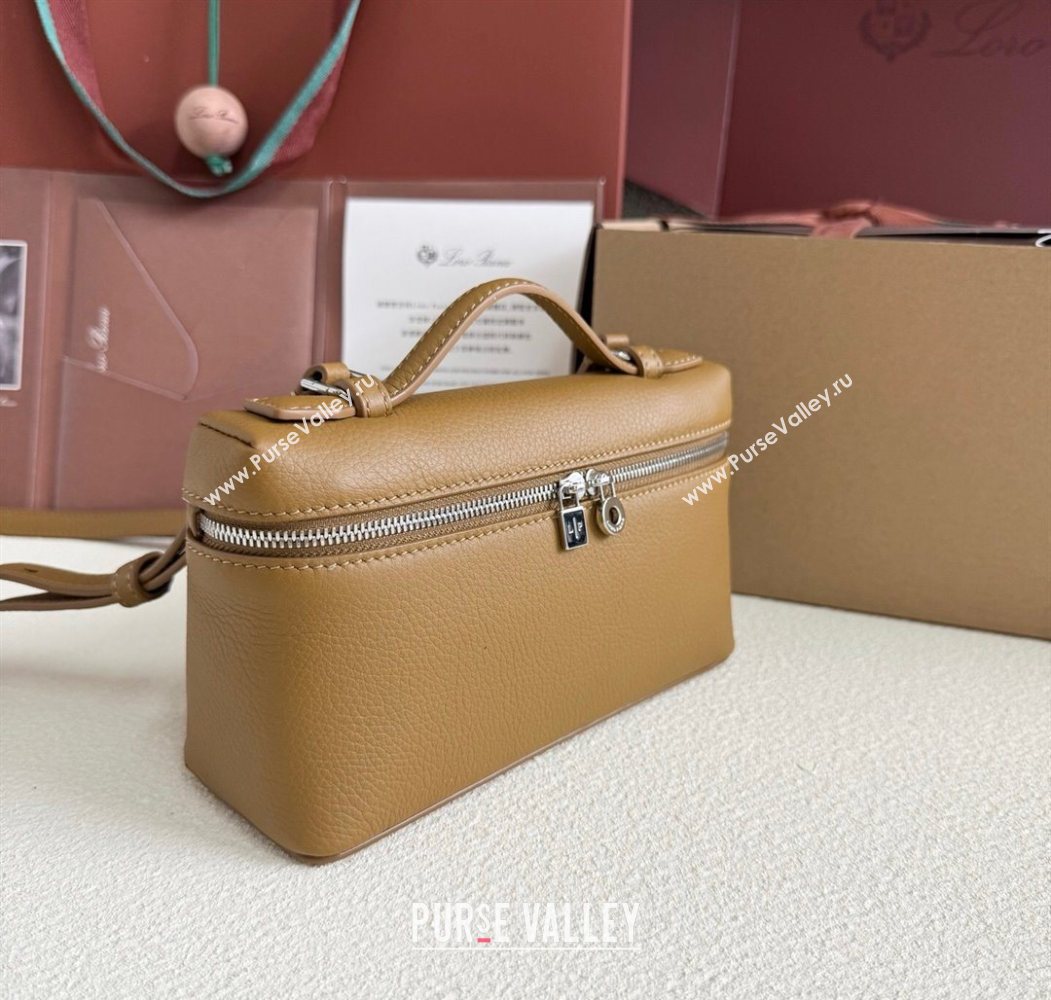 Loro Piana LP Extra Pocket Pouch L19 in Grained Calfskin Jungle Brown 2025 (YY-250625045)