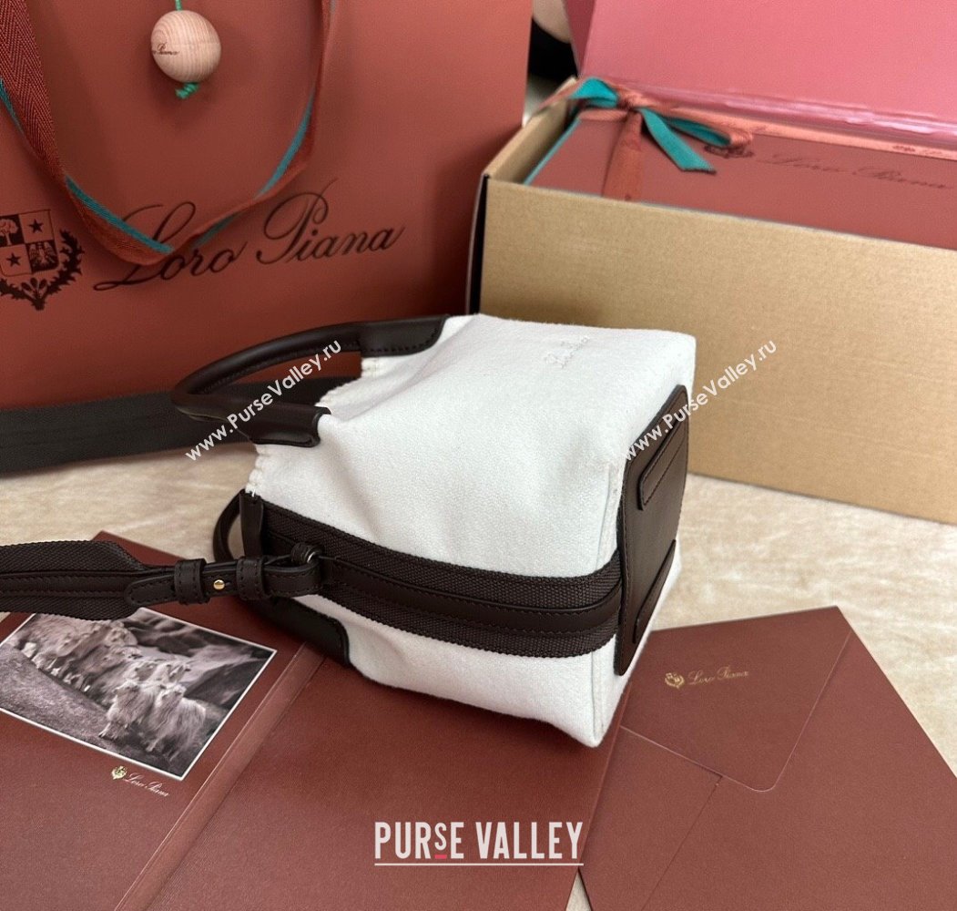 Loro Piana Small Bale Bucket Bag in White Cashmere 2025 0925 (XLU-250925066)