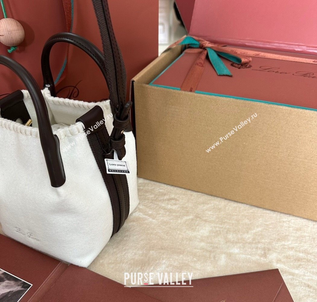 Loro Piana Small Bale Bucket Bag in White Cashmere 2025 0925 (XLU-250925066)