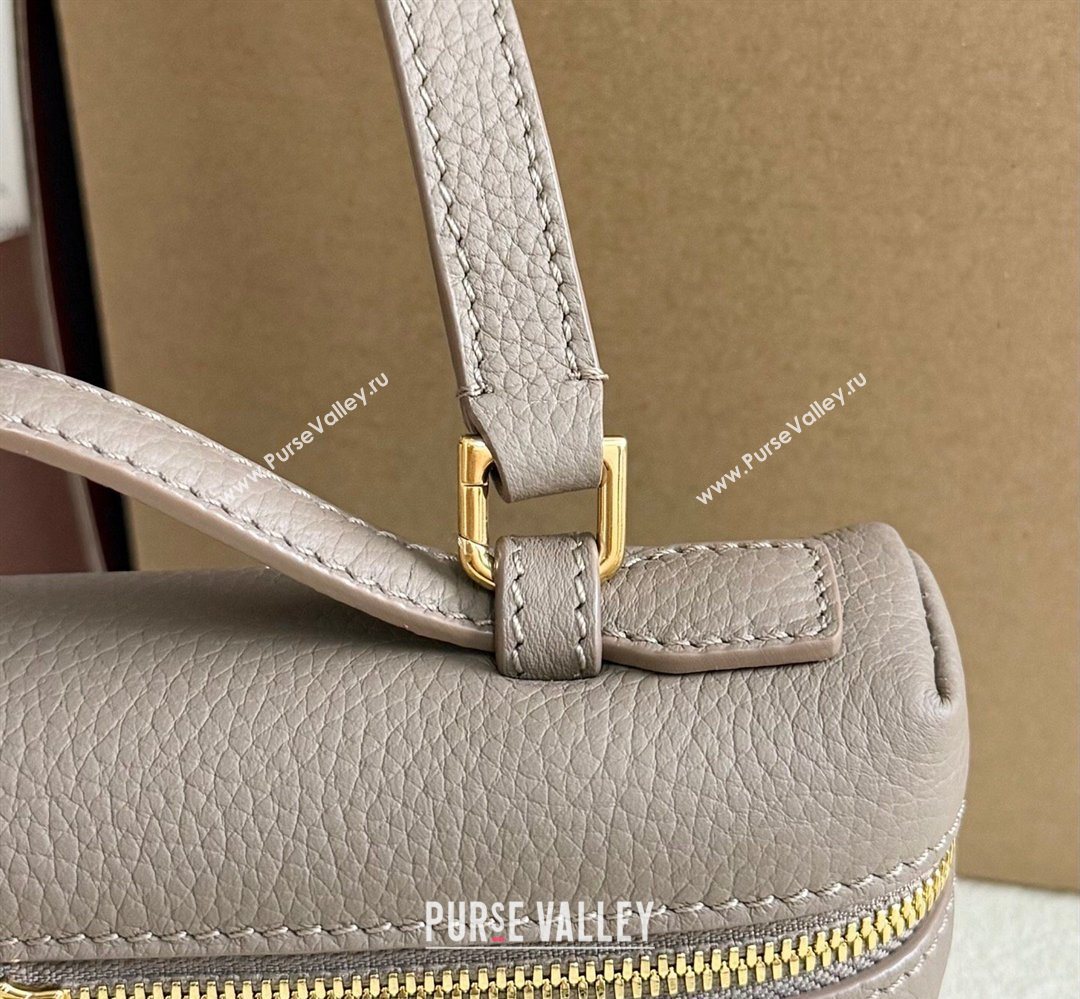 Loro Piana LP Extra Pocket Pouch L19 in Grained Leather Warm Beige 2026 FAI8393 (YY-260408042)