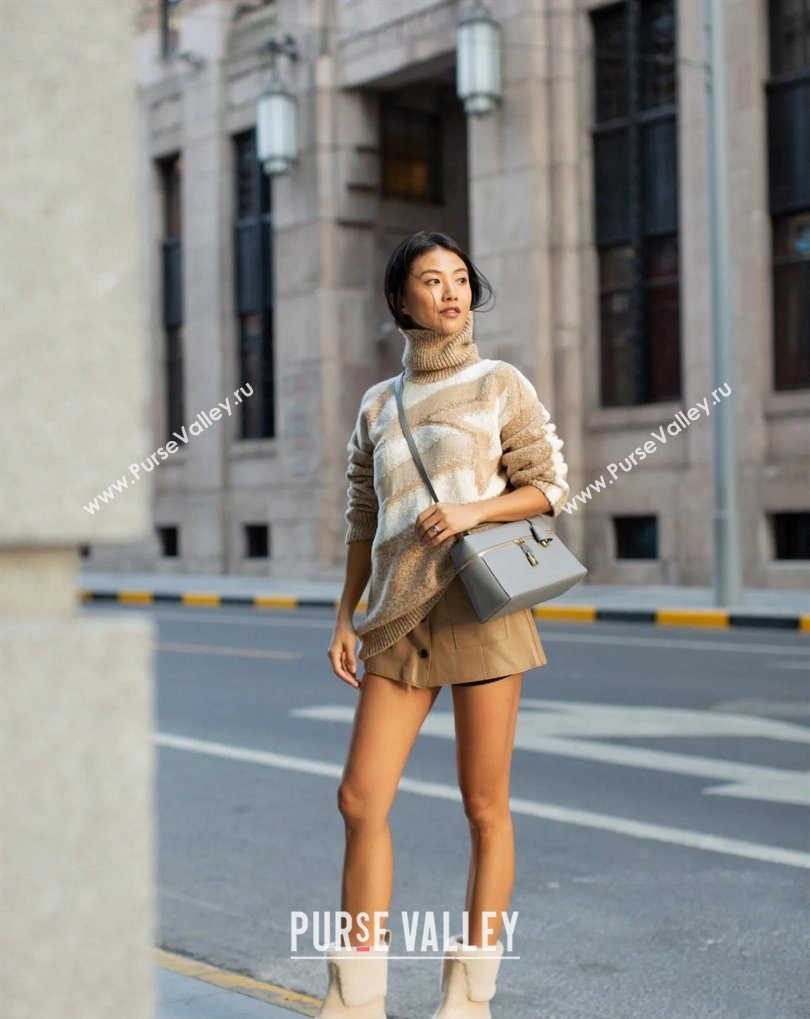 Loro Piana LP Extra Bag L27 in Palm-Grained Leather Pearly Grey 2026 FAO3001 (BF-260408053)