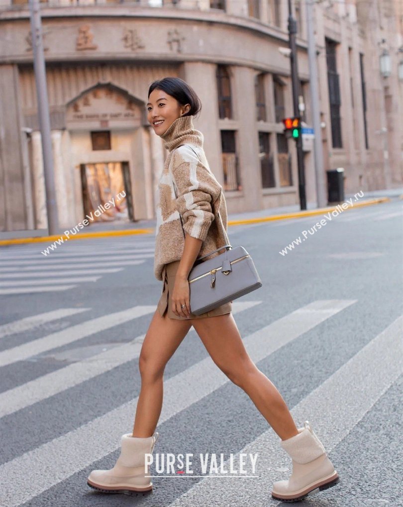 Loro Piana LP Extra Bag L27 in Palm-Grained Leather Pearly Grey 2026 FAO3001 (BF-260408053)