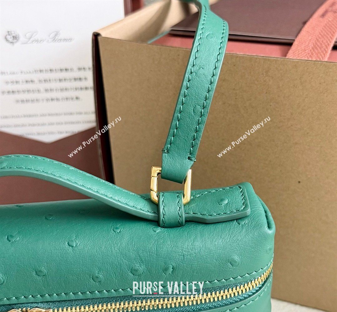 Loro Piana LP Extra Pocket Pouch L19 in Ostrich Embossed Leather Peacock Green/Gold 2026 FAI8393 (YY-260408020)