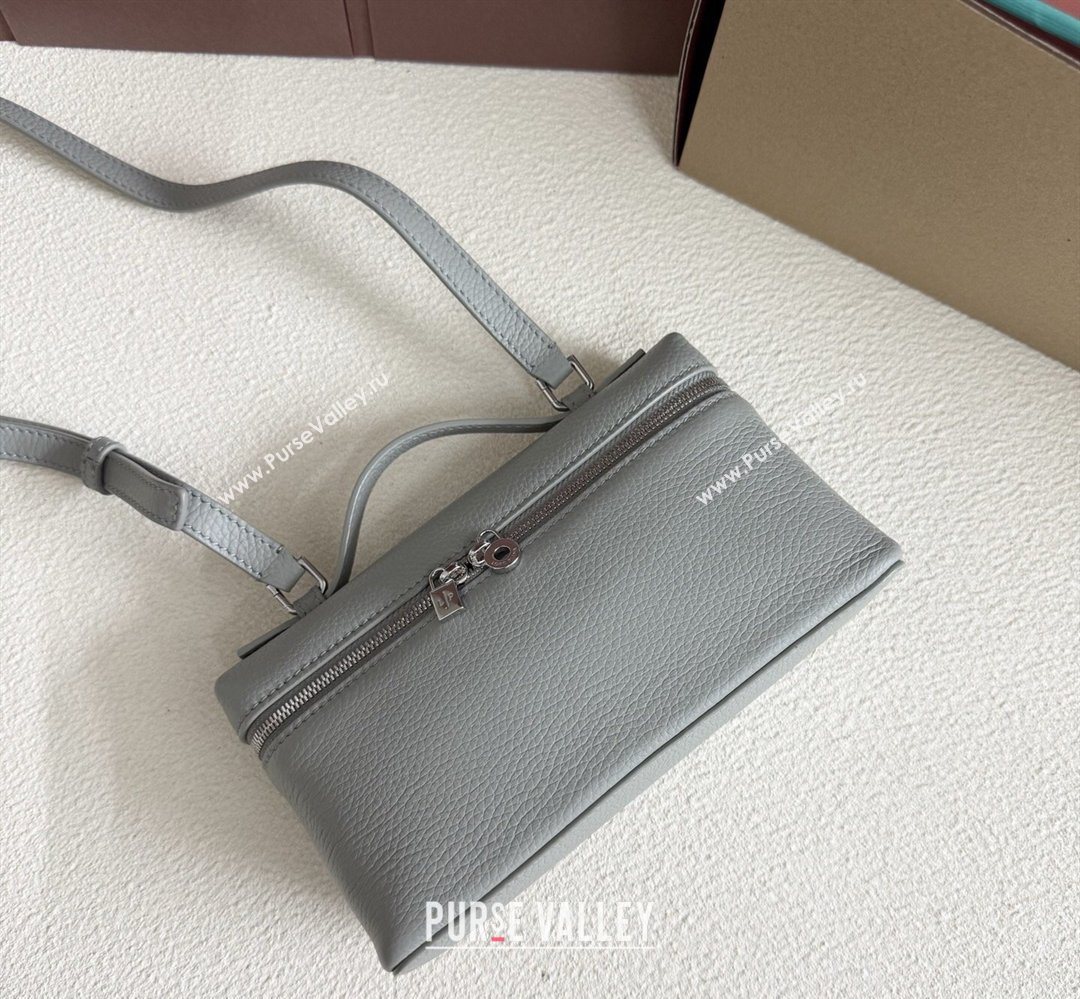 Loro Piana LP Extra Pocket Pouch L19 in Grained Leather Bean Green 2026 FAI8393 (YY-260408044)