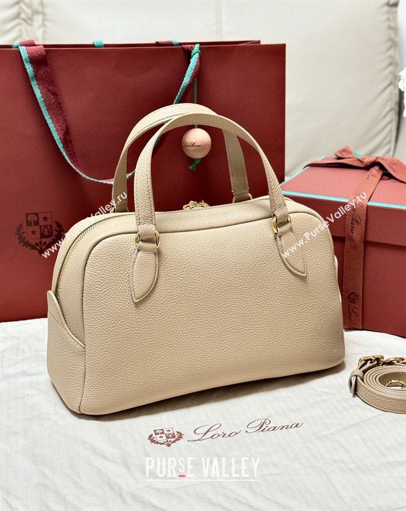 Loro Piana LP Small Needle bag in Grained Leather Light Mastic 2026 (BF-260408080)