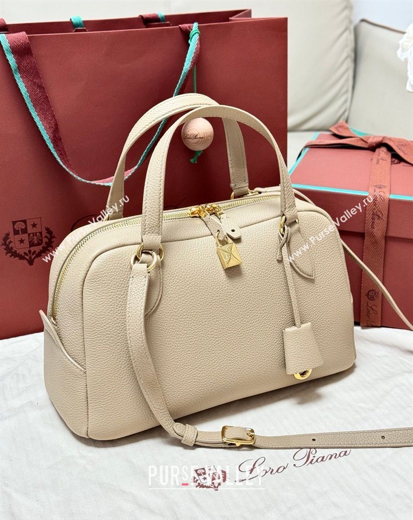 Loro Piana LP Small Needle bag in Grained Leather Light Mastic 2026 (BF-260408080)