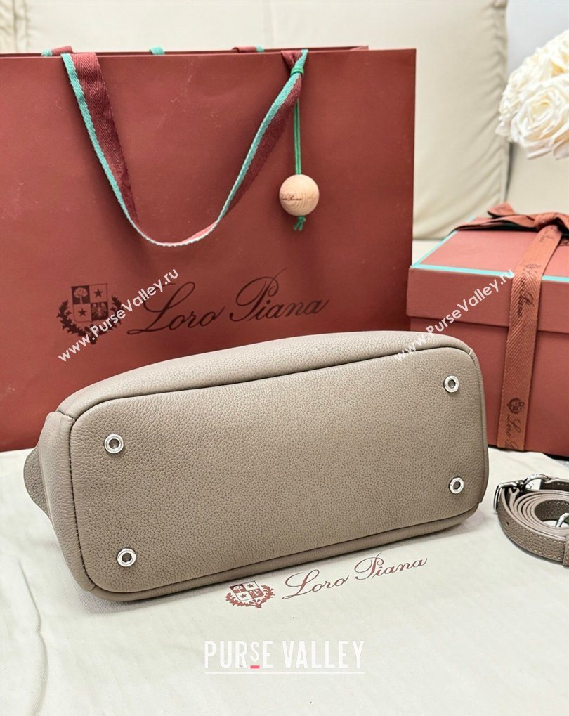 Loro Piana LP Small Needle bag in Grained Leather Warm Beige 2026 (BF-260408083)