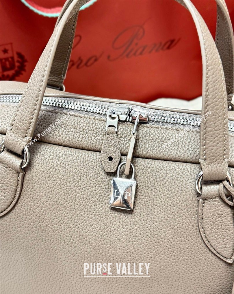 Loro Piana LP Small Needle bag in Grained Leather Warm Beige 2026 (BF-260408083)