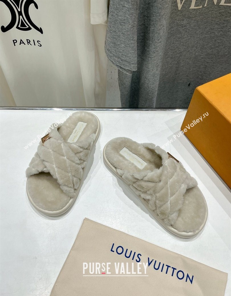 Louis Vuitton LV Bliss Comfort Shearling Flat Slides Sandal Grey 2025 1ACTEA (MD-250829113)