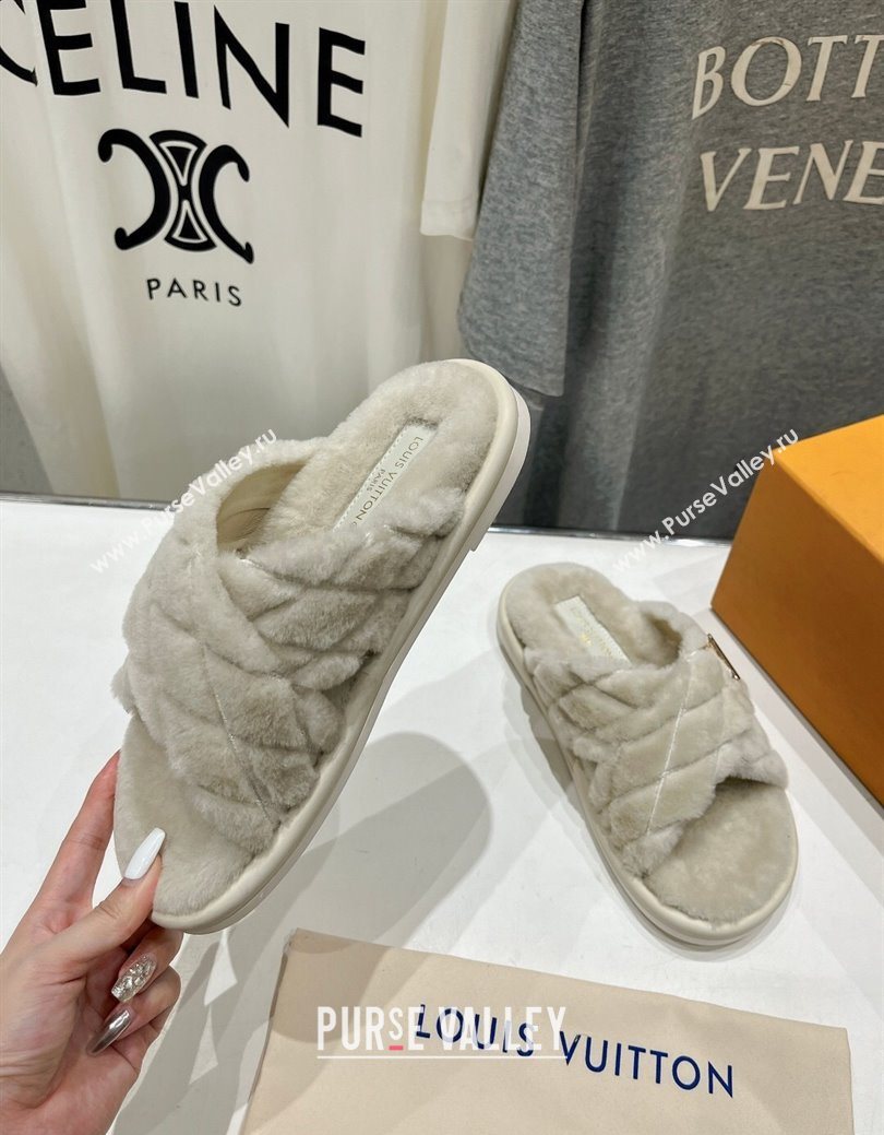 Louis Vuitton LV Bliss Comfort Shearling Flat Slides Sandal Grey 2025 1ACTEA (MD-250829113)