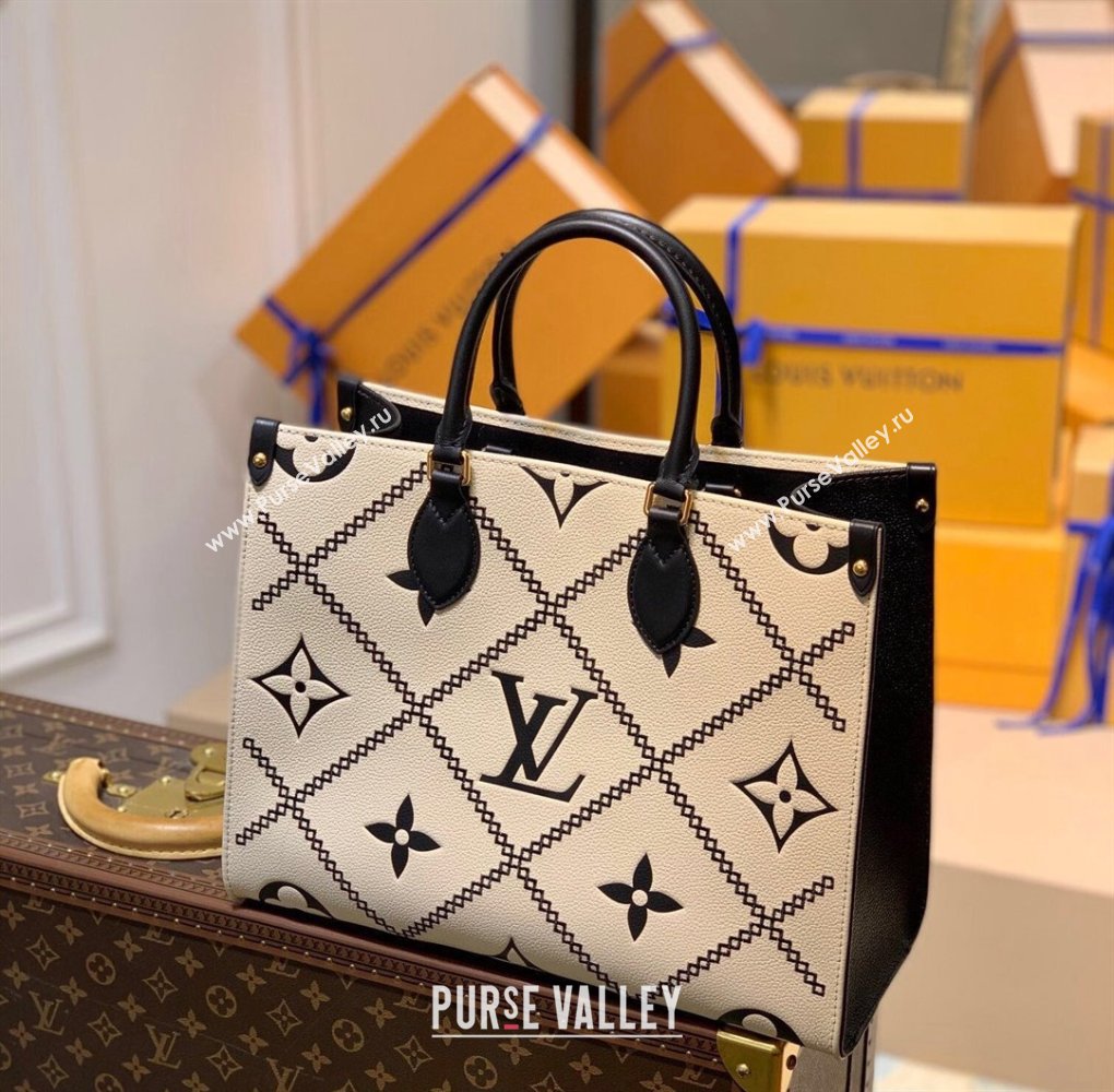 Louis Vuitton Onthego MM Tote Bag in Embroidered Quilted Leather M46016 Creme White 2022 (KI-22012003)