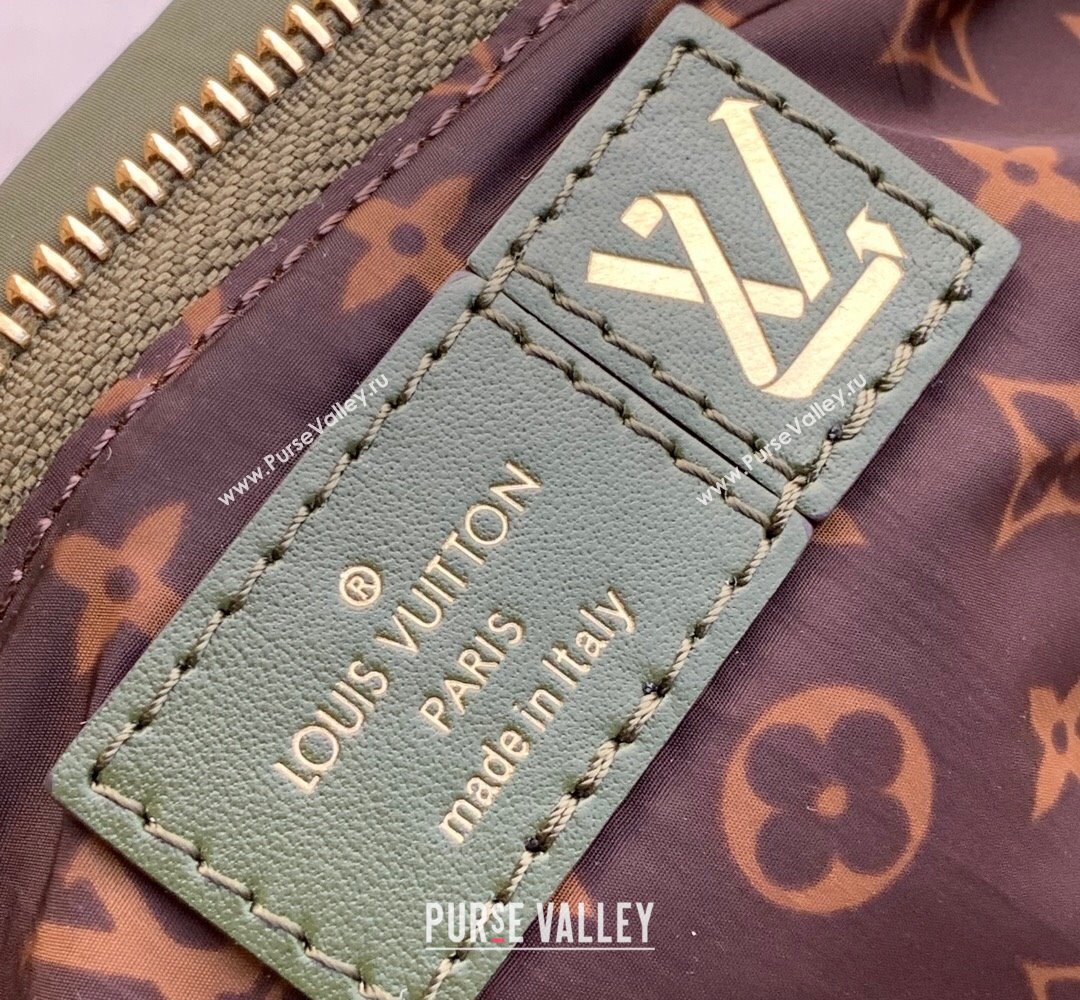Louis Vuitton Maxi Multi Pochette Accessoires Shoulder Bag in Padded Nylon M58977 Green/Beige 2022 (KI-22012019)