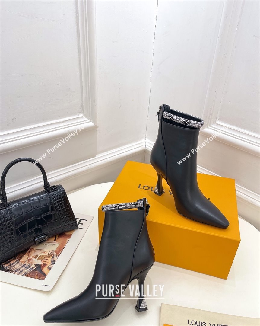 Louis Vuitton Calf Leather Ankle Boot 9.5cm with Crystal Ankle Strap Black 2023 LV101205 (MD-231012128)