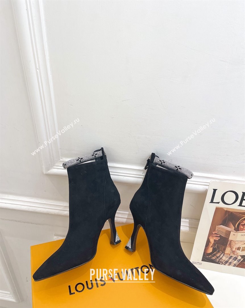 Louis Vuitton Suede Ankle Boot 9.5cm with Crystal Ankle Strap Black 2023 LV101205 (MD-231012130)
