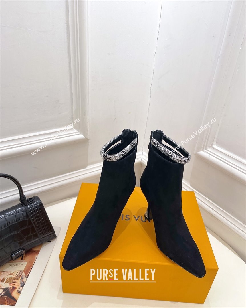 Louis Vuitton Suede Ankle Boot 9.5cm with Crystal Ankle Strap Black 2023 LV101205 (MD-231012130)