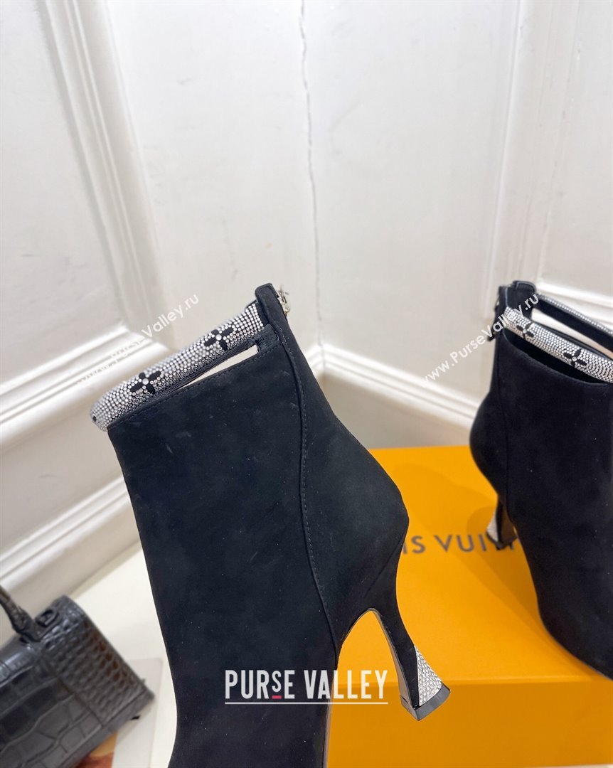 Louis Vuitton Suede Ankle Boot 9.5cm with Crystal Ankle Strap Black 2023 LV101205 (MD-231012130)