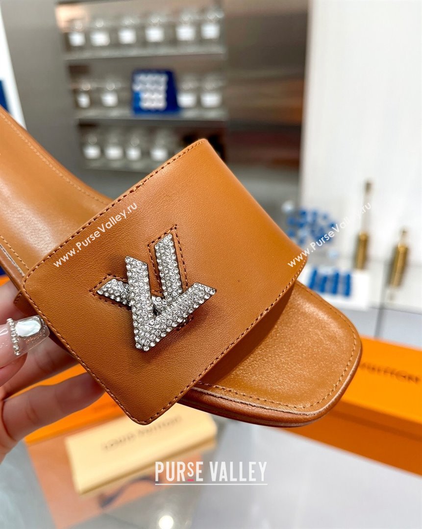 Louis Vuitton Shake Leather Flat Slide Sandals with Crystal LV Twist Brown 2023 (MD-231013023)