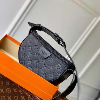 Louis Vuitton LV Moon Crossbody Bag in Black Monogram Leather 23835 2023 (KI-231020107)