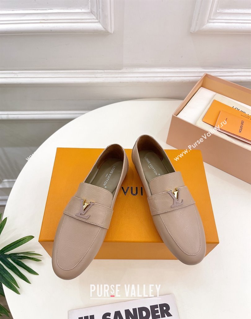 Louis Vuitton LV Capri Loafers in Grained Leather Beige 2023 1AC9C9 (MD-231104003)