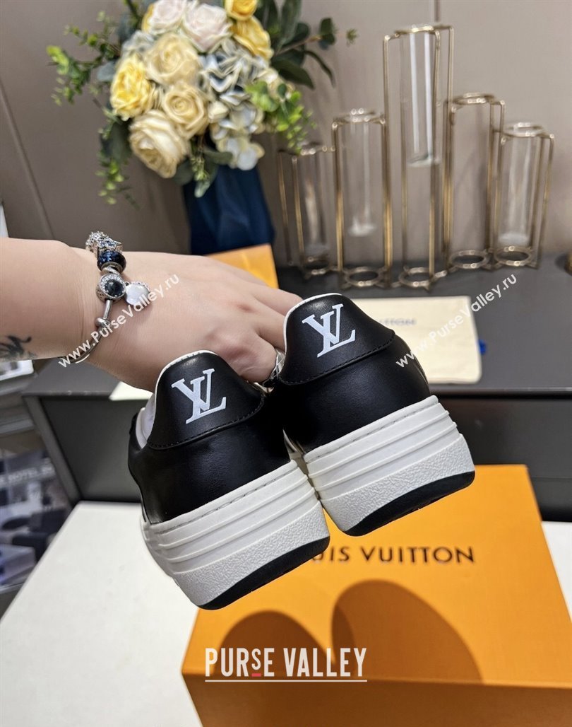 Louis Vuitton V Groovy Platform Sneakers in Monogram Leather White/Black 2024 (MD-240226117)