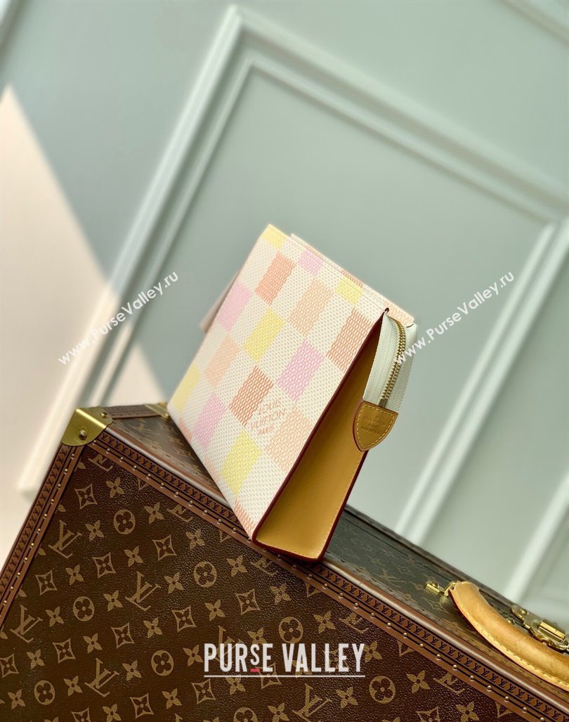Louis Vuitton Pochette Accessoires Pouch in Damier Giant Canvas N47542 Peach Pink 2024 (KI-240412096)