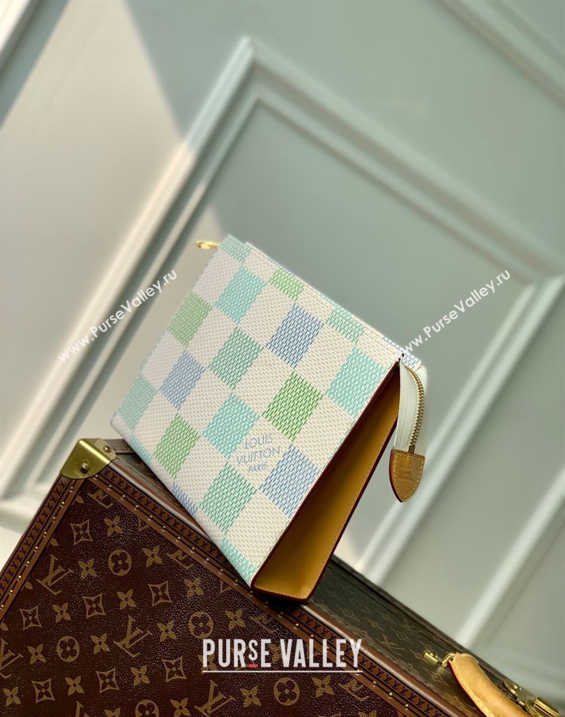 Louis Vuitton Pochette Accessoires Pouch in Damier Giant Canvas N47542 Pistachio Green 2024 (KI-240412097)