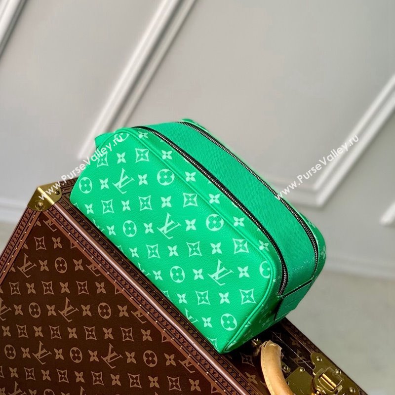 Louis Vuitton Dopp Kit Clutch M31013 Green 2024 (KI-240413049)
