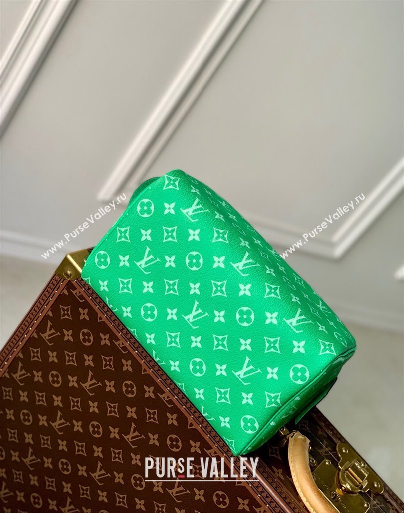 Louis Vuitton Dopp Kit Clutch M31013 Green 2024 (KI-240413049)