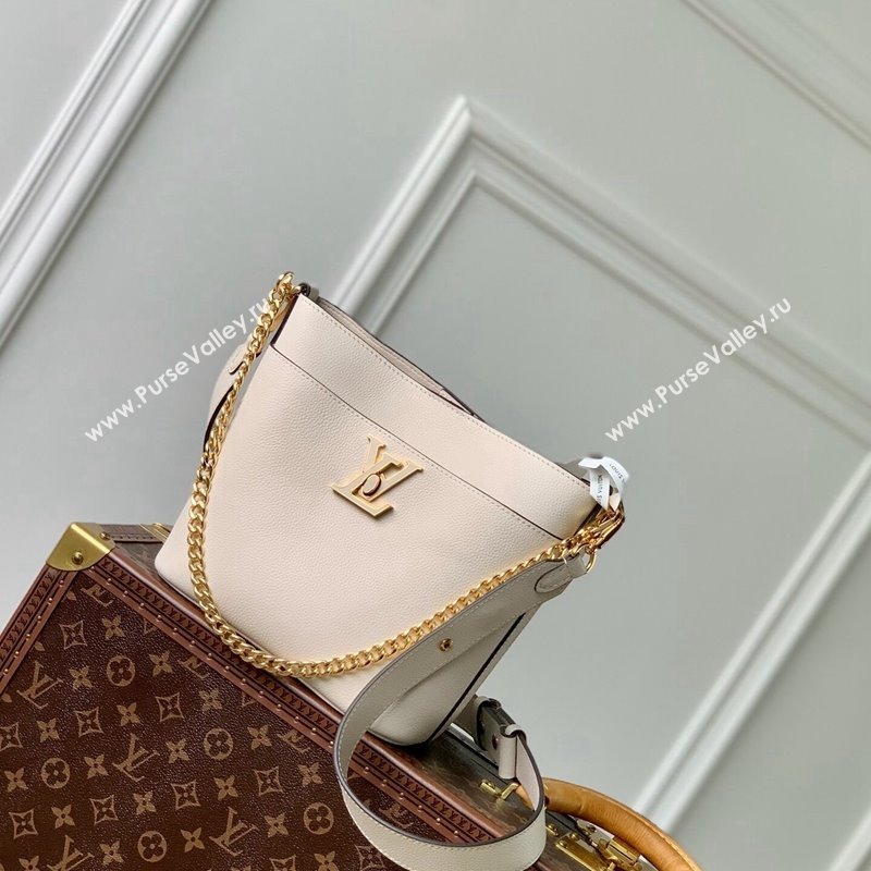 Louis Vuitton Lock and Walk Bucket Bag in Grained Leather M24638 White 2024 (KI-240412027)