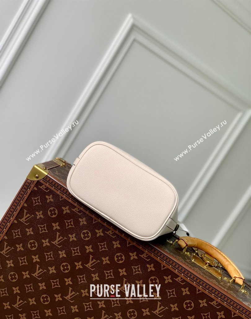 Louis Vuitton Lock and Walk Bucket Bag in Grained Leather M24638 White 2024 (KI-240412027)