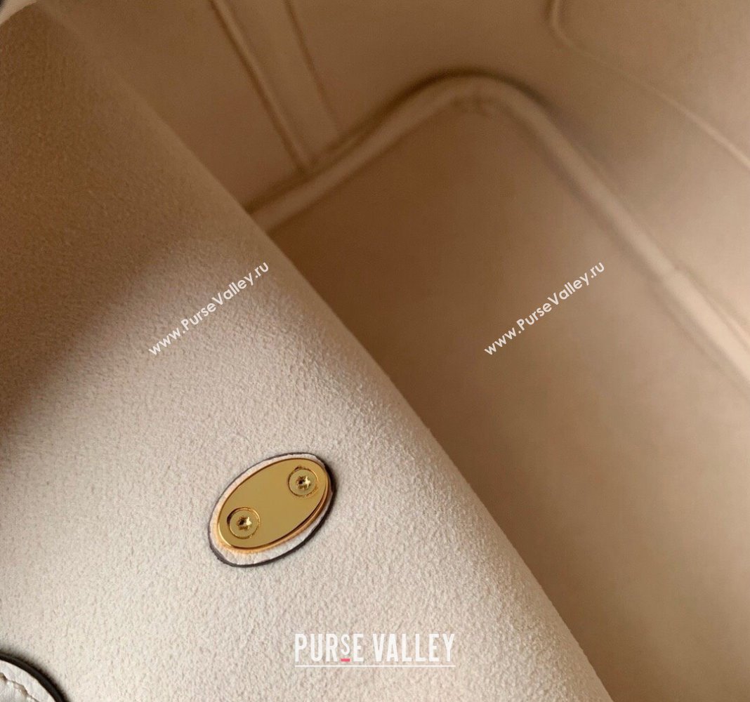 Louis Vuitton Lock and Walk Bucket Bag in Grained Leather M24638 White 2024 (KI-240412027)