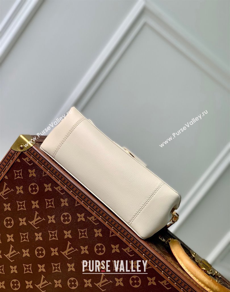 Louis Vuitton Dauphine Soft MM Shoulder bag in Calfskin M25050 White 2024 (KI-240413010)