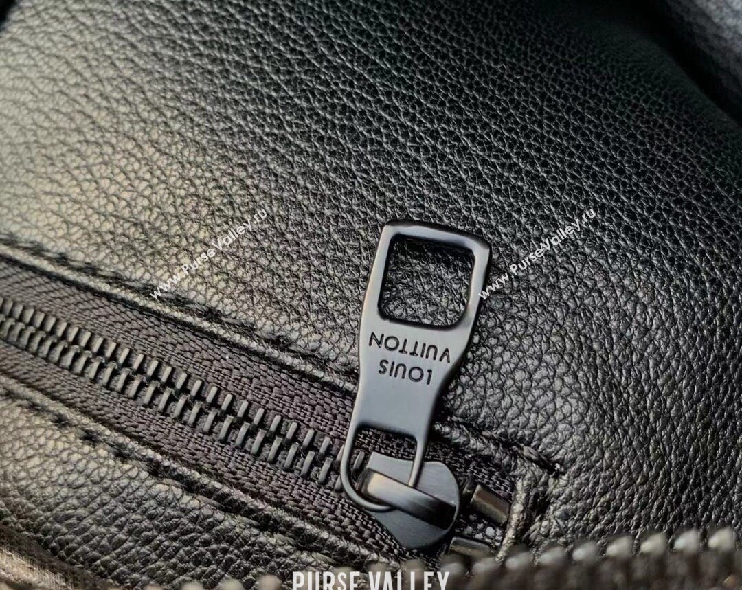 Louis Vuitton Dopp Kit Toilet Clutch in Taurillon Monogram Leather M82576 Black 2024 (KI-240413030)