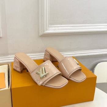Louis Vuitton Shake Slide Sandals 5.5cm with Quilted Heel in Patent Calfskin Beige 2024 0426 (MD-240426059)
