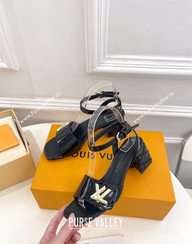 Louis Vuitton Shake Strap Sandals 5.5cm with Quilted Heel in Patent Calfskin Black 2024 0426 (MD-240426078)