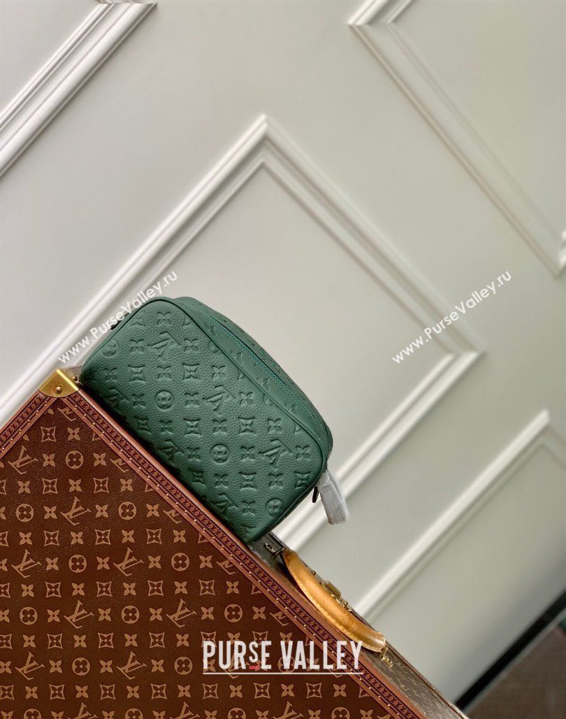 Louis Vuitton Dopp Kit Clutch in Forest Green Taurillon Monogram Leather M24442 2024 (KI-240520032)