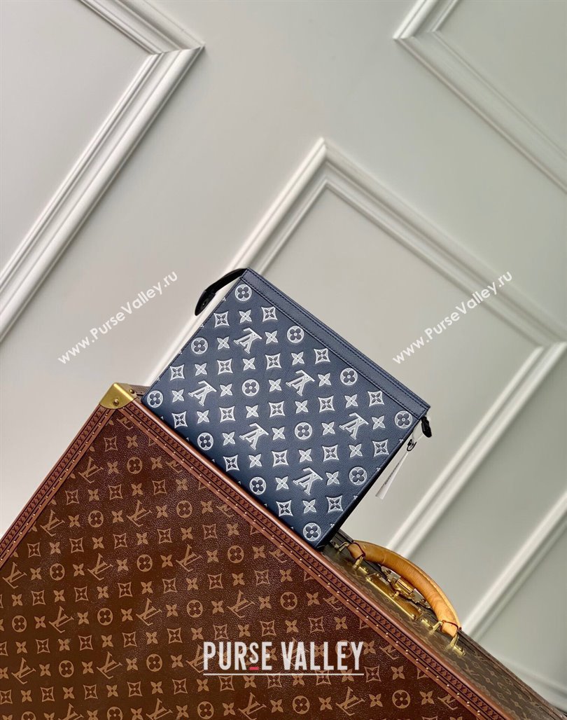 Louis Vuitton Pochette Voyage MM Pouch in Monogram Shadow Calfskin M61692 Ink Blue/White 2024 (KI-240520023)