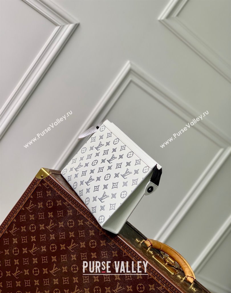 Louis Vuitton Pochette Voyage MM Pouch in Monogram Shadow Calfskin M61692 White/Navy Blue 2024 (KI-240520024)