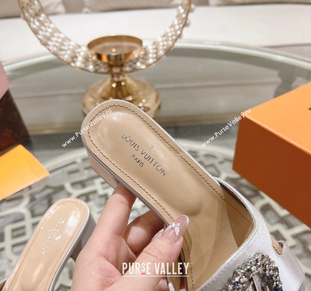 Louis Vuitton LV Met Satin Heel Slide Sandals 5.5cm with Strass Light Grey 2024 0606 (MD-240606092)