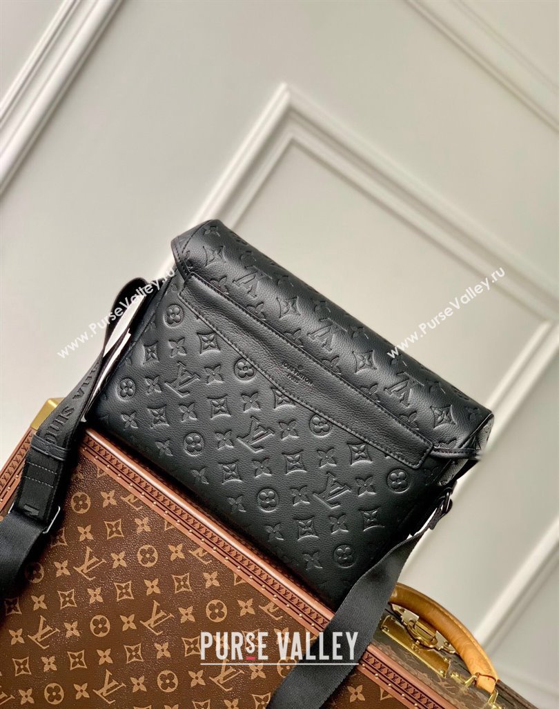 Louis Vuitton Mens Messenger Voyager PM bag in Black Monogram Shadow leather M25121 2024 (KI-240625061)