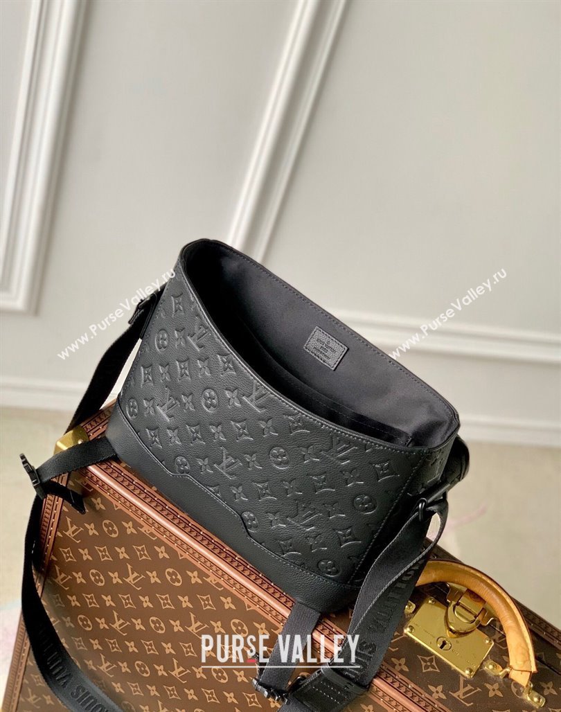 Louis Vuitton Mens Messenger Voyager PM bag in Black Monogram Shadow leather M25121 2024 (KI-240625061)