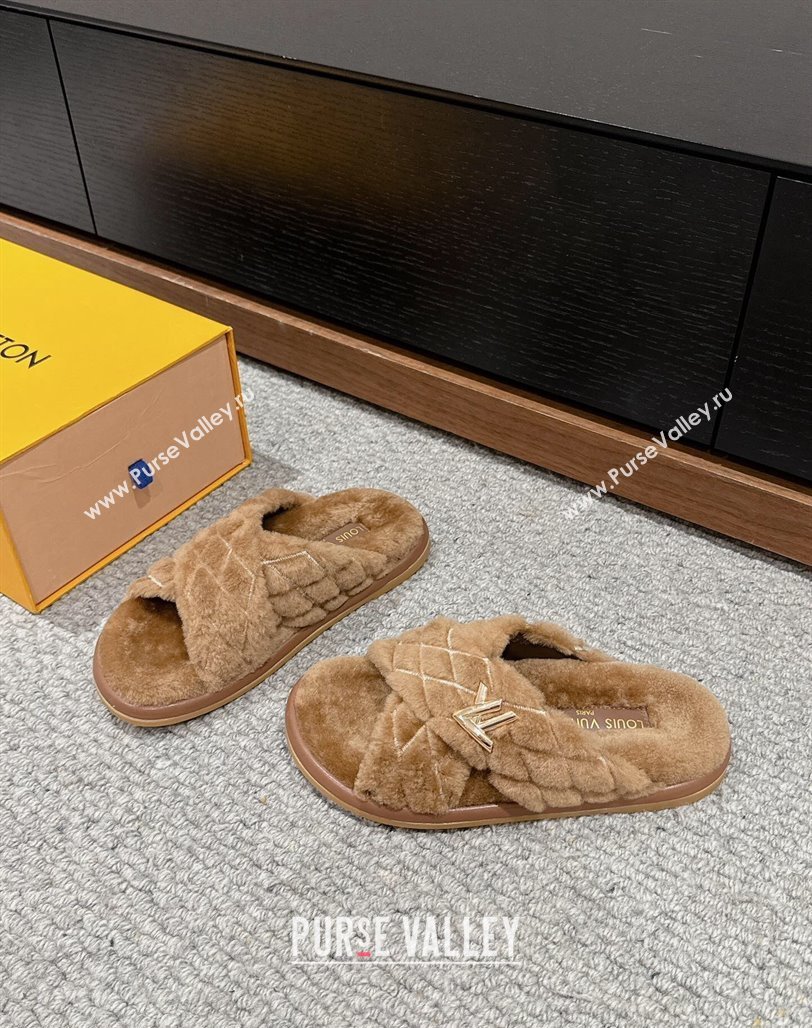 Louis Vuitton LV Bliss Comfort Flat Slides Sandals in Wool Camel Brown 2024 0703 (SS-240703082)